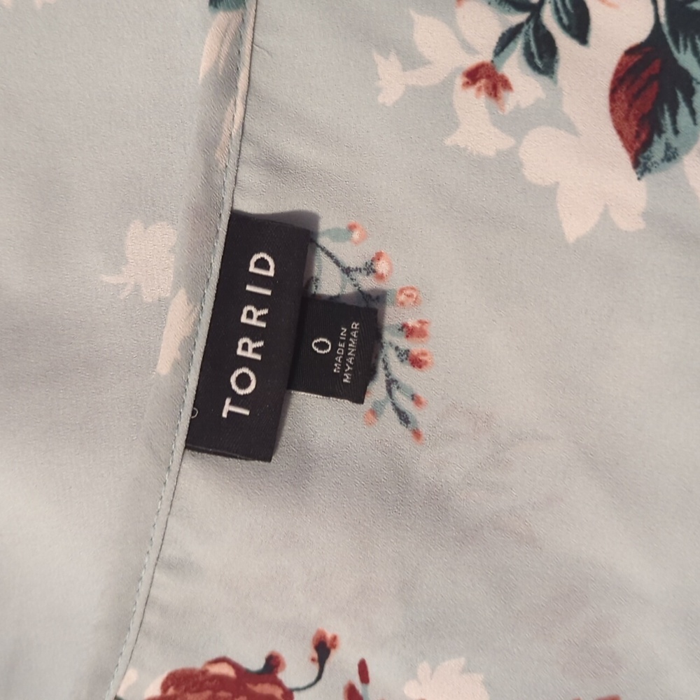 Torrid Georgette Blue Floral Top - Picture 2 of 5
